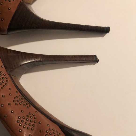 Burberry Brown Leather Studded Stiletto Pumps 38/8 - Picture 5 of 8